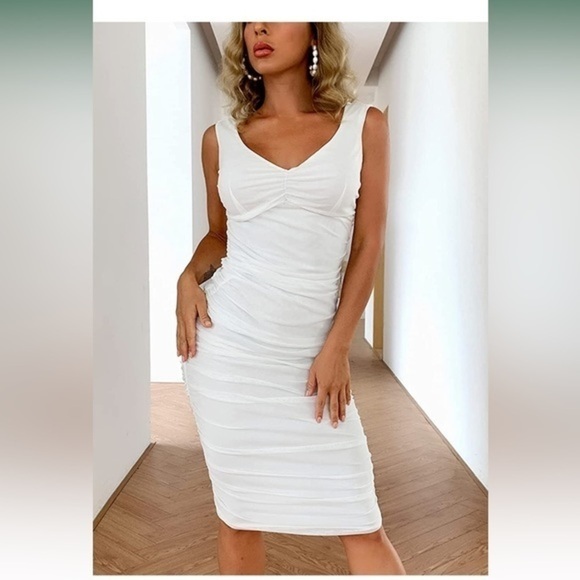 White scrunched midi dress size Small NWT - Picture 5 of 13